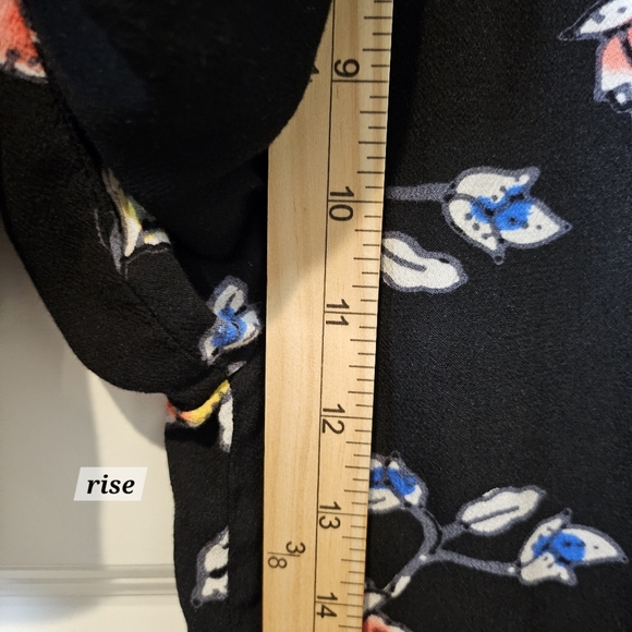 Eyeshadow Rayon Black Floral Jumper with Crochet Stitch Neckline & Pockets Small - Picture 4 of 14